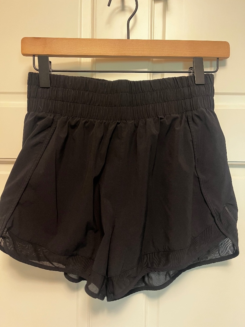 Athleta Mesh Racer Run Black Shorts Size Extra Small
